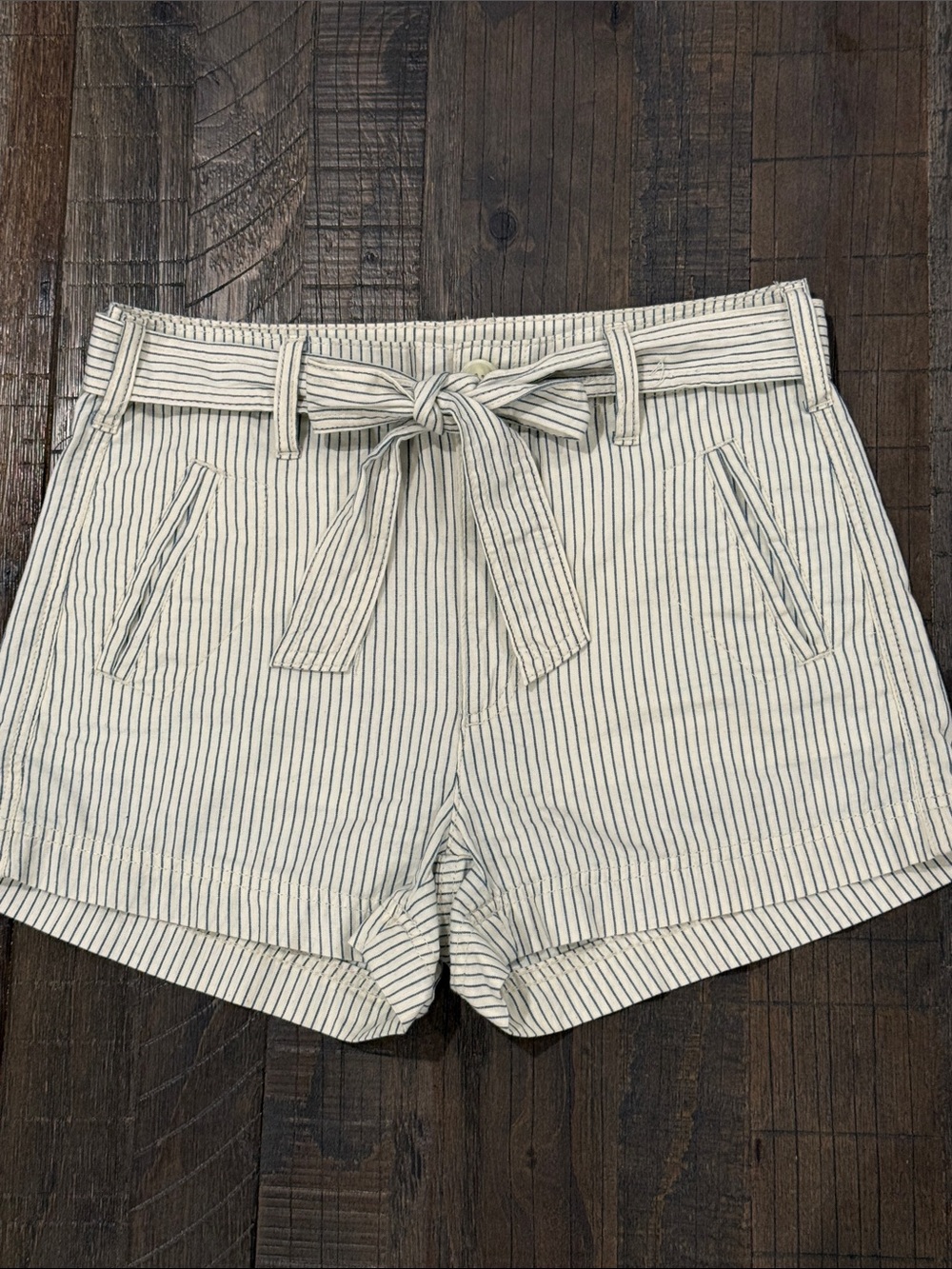 American Eagle Women’s Pin Stripe Cotton Dress Shorts Navy Blue and Off White 0
